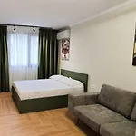 2V1 - Center Apartment 3